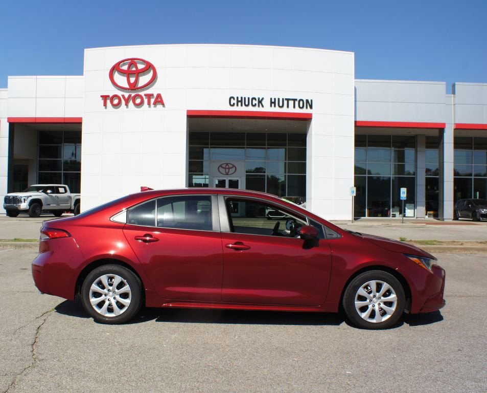 Used 2025 Toyota Corolla LE image 1