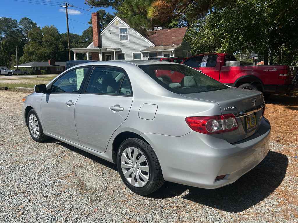 Used 2012 Toyota Corolla LE image 4
