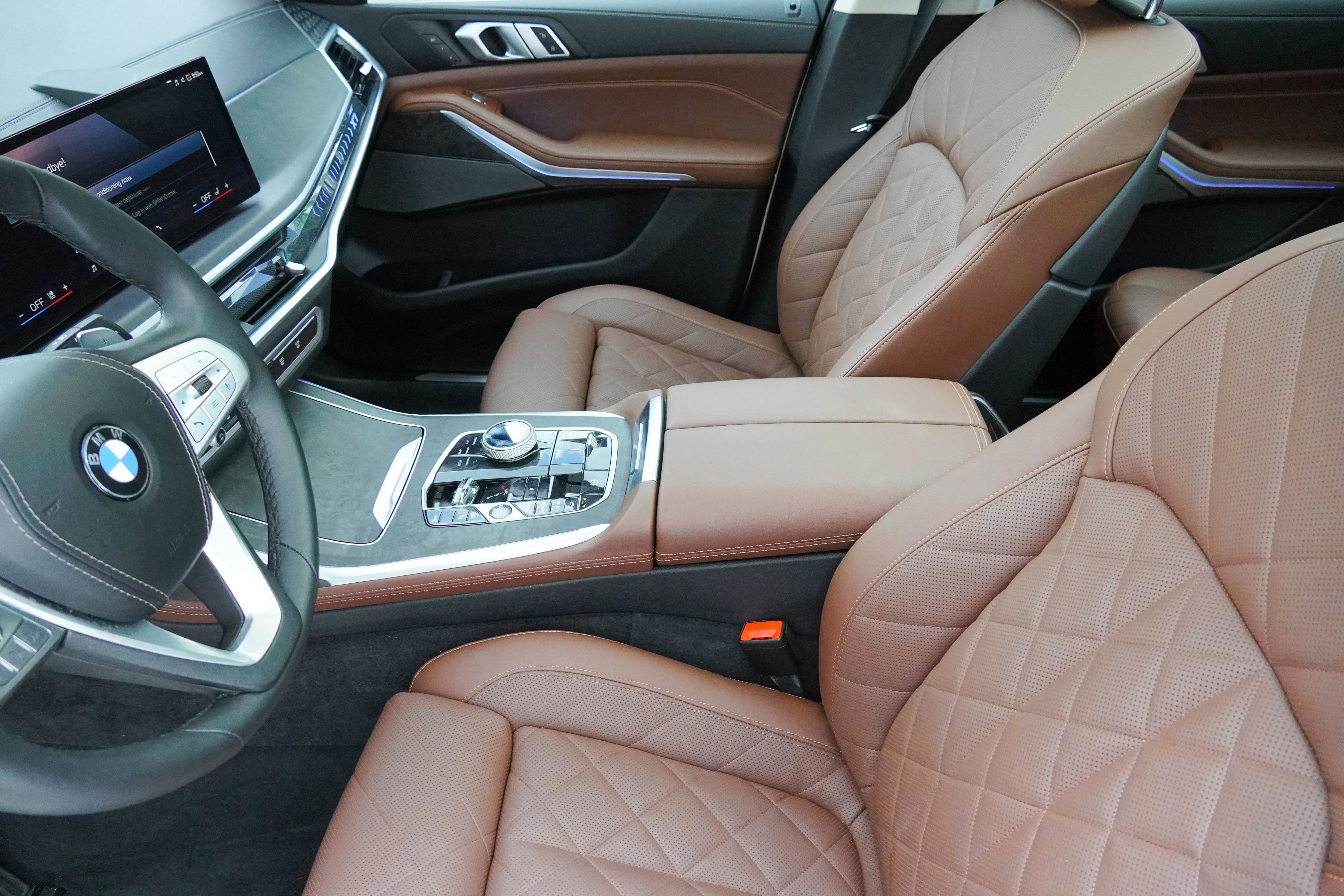 Certified 2024 BMW X7 xDrive40i w/ Premium Package image 11