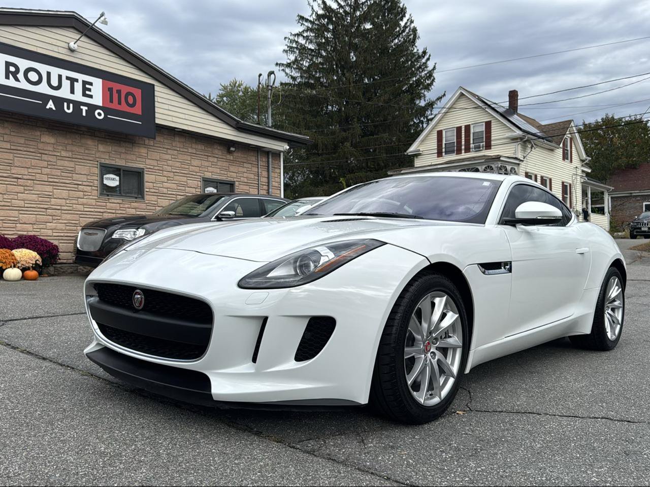 Used 2017 Jaguar F-TYPE Coupe RWD image 1