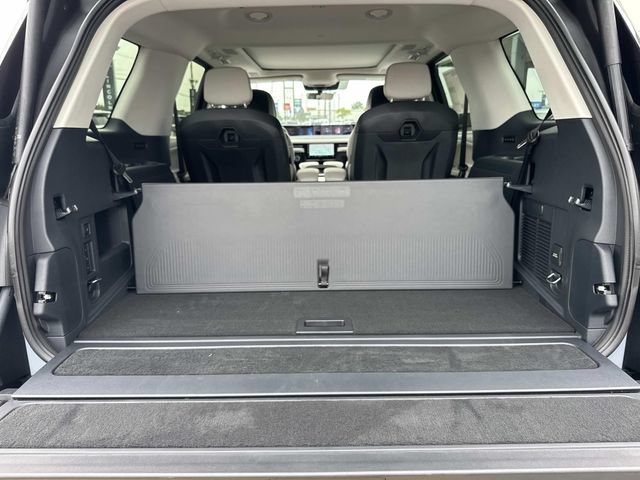 New 2026 Lincoln Navigator Reserve AWD/4WD image 11