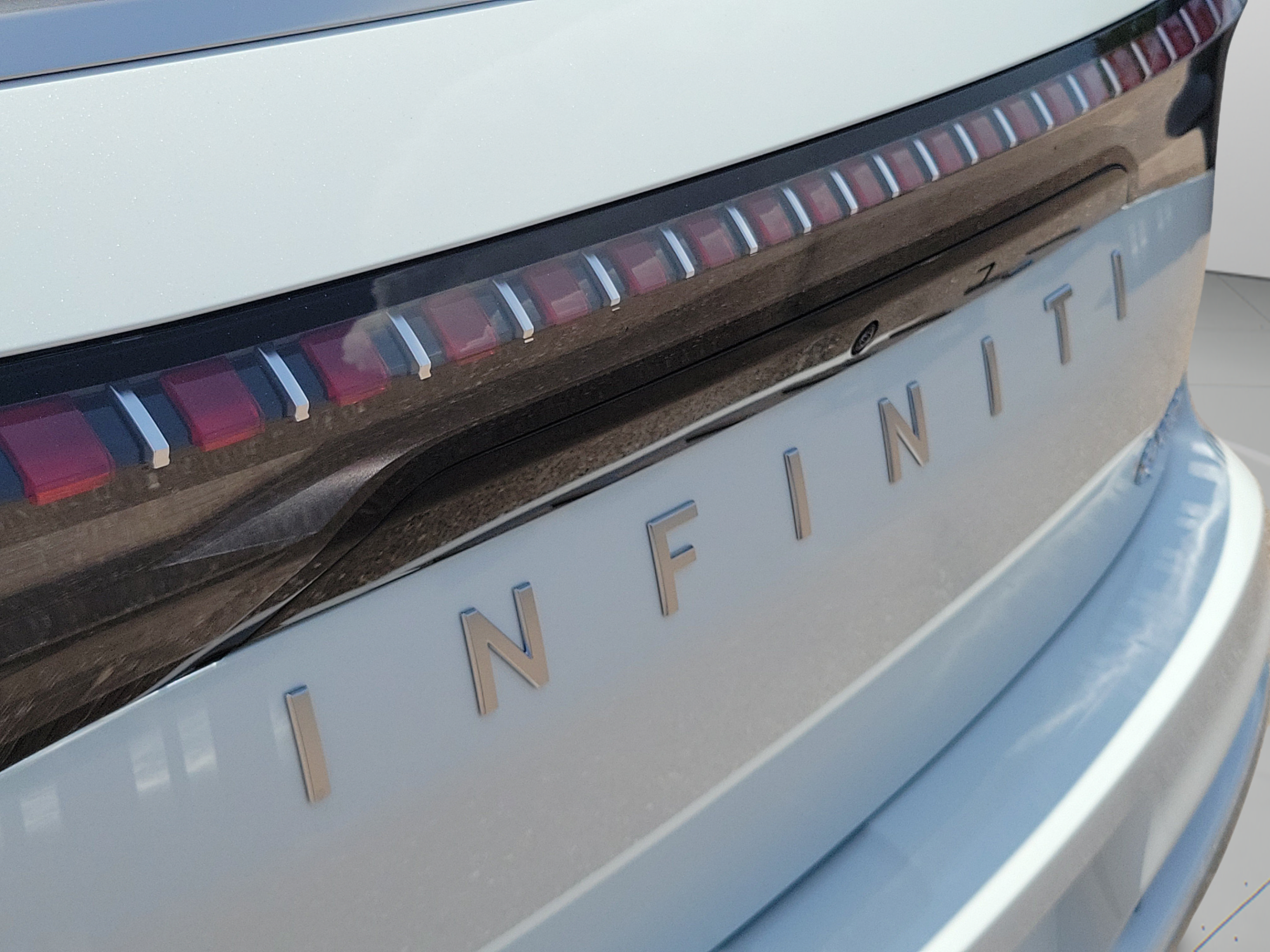 New 2027 INFINITI QX80 Luxe w/ Cargo Package AWD/4WD image 29