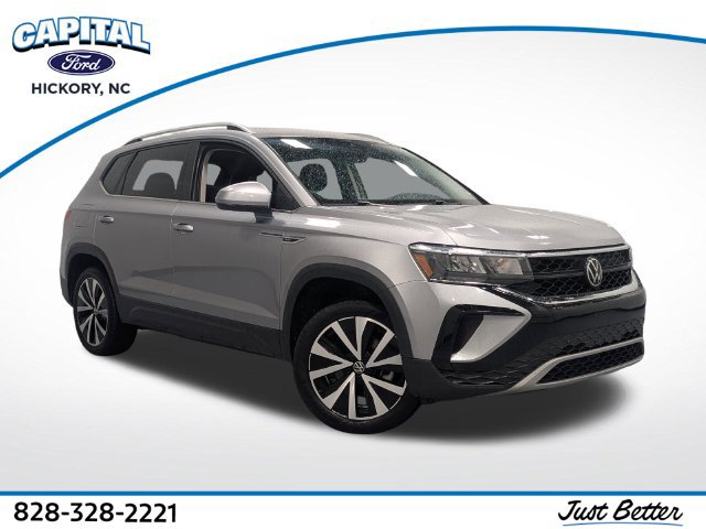 Used 2024 Volkswagen Taos SE FWD image 1