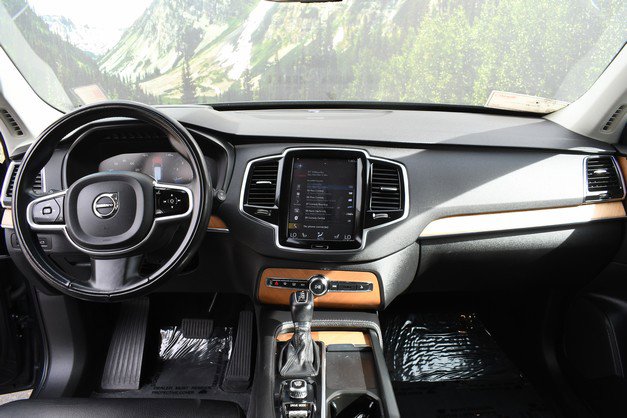 Used 2021 Volvo XC90 T5 Momentum w/ Advanced Package image 18