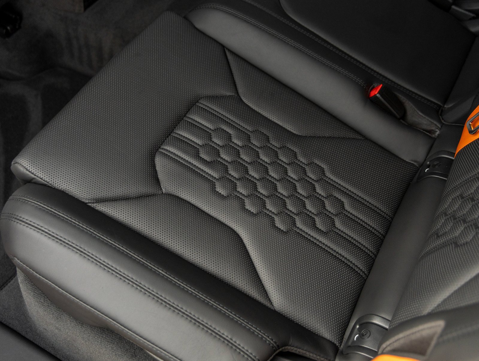 Used 2025 Lamborghini Urus SE image 29