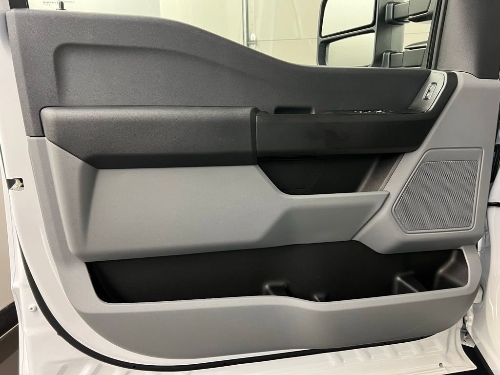 New 2026 Ford F550 XL image 25