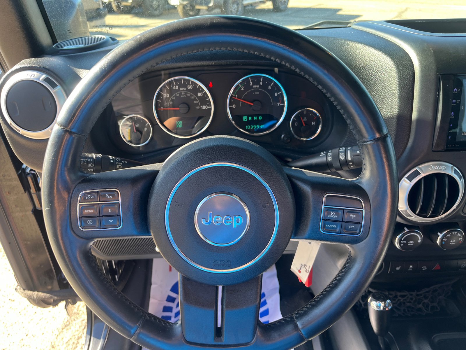 Used 2015 Jeep Wrangler Unlimited Rubicon w/ Connectivity Group image 9