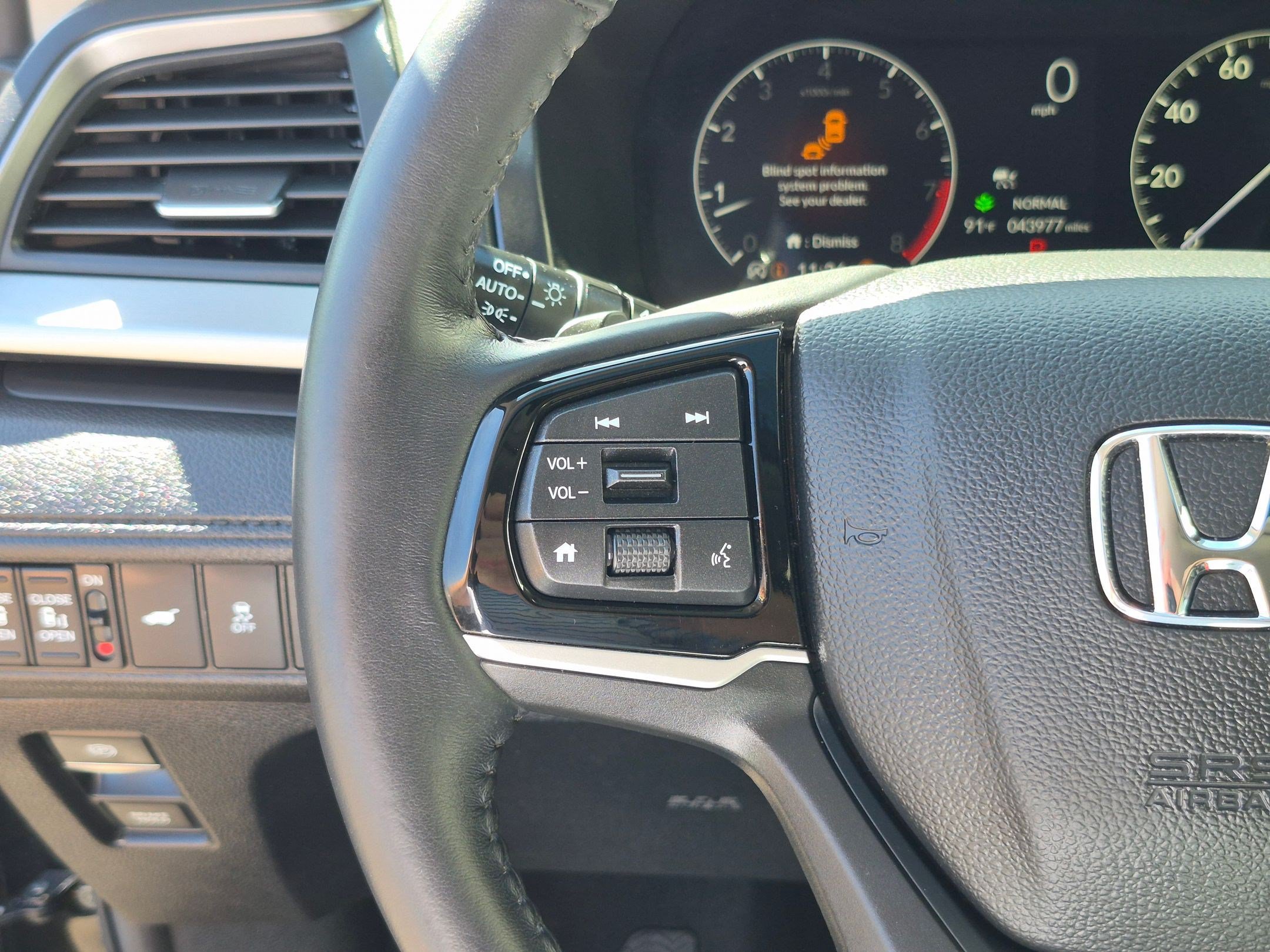 Used 2025 Honda Odyssey EX-L image 21