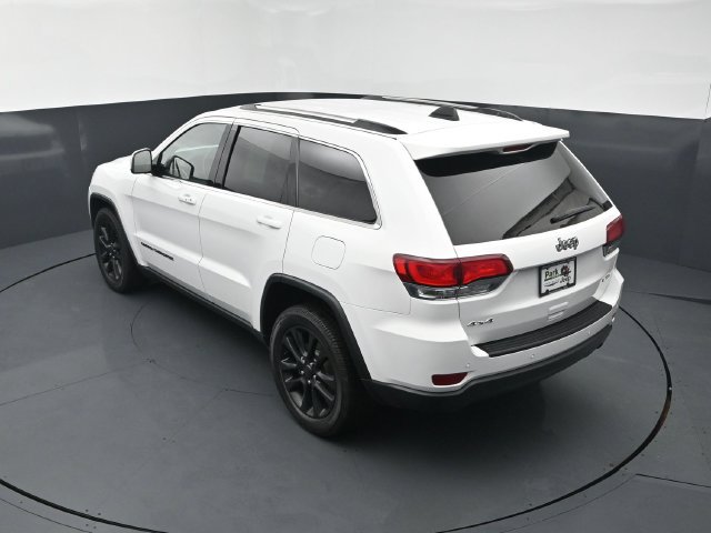 Used 2021 Jeep Grand Cherokee Laredo AWD/4WD image 16