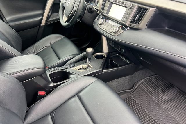 Used 2015 Toyota RAV4 Limited w/ Technology Package image 17