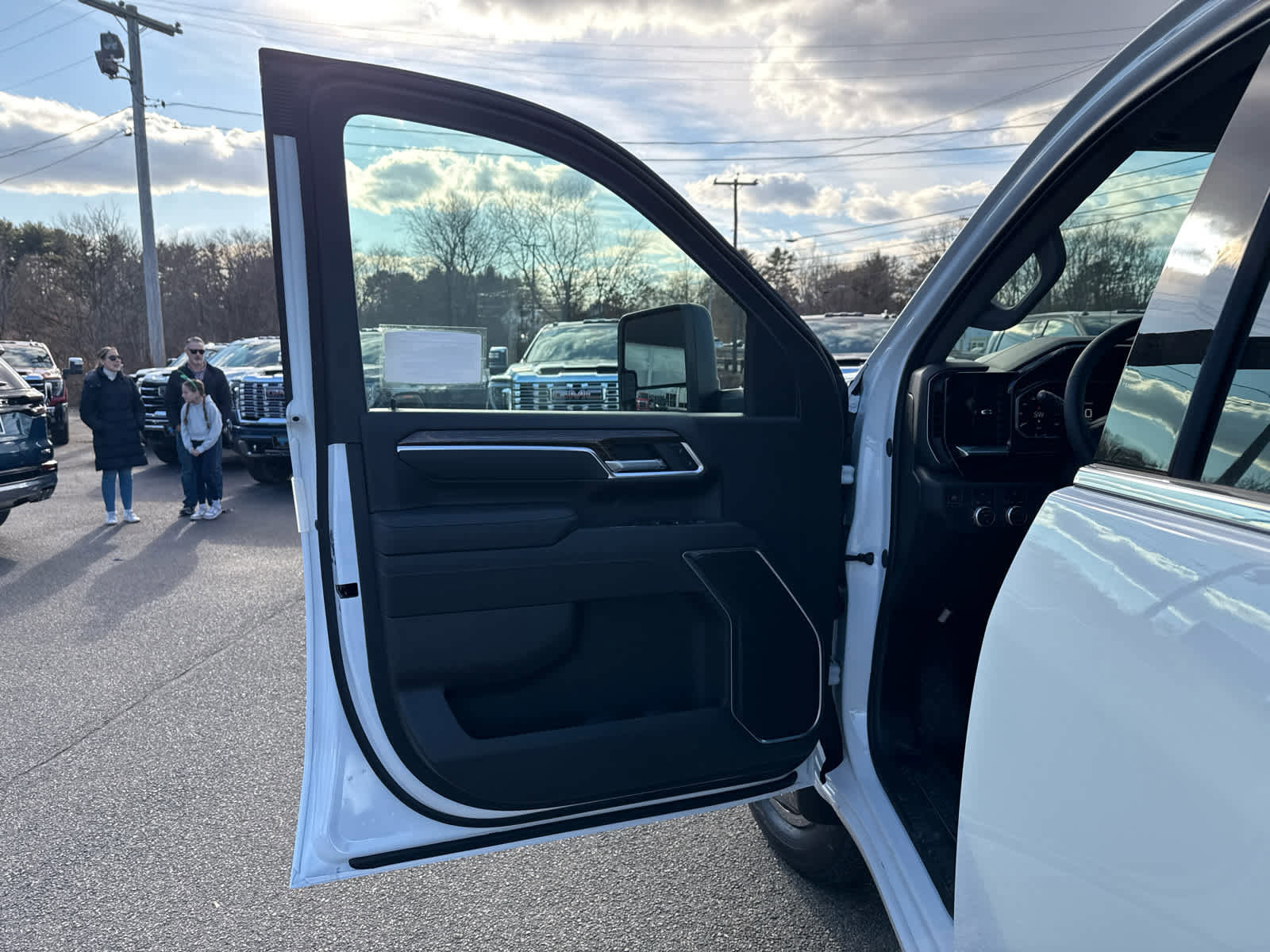 New 2026 GMC Sierra 3500 SLE w/ SLE Convenience Package image 11