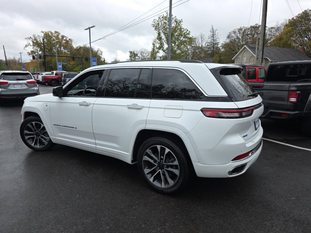 Used 2023 Jeep Grand Cherokee Overland w/ Luxury Tech Group IV AWD/4WD image 27