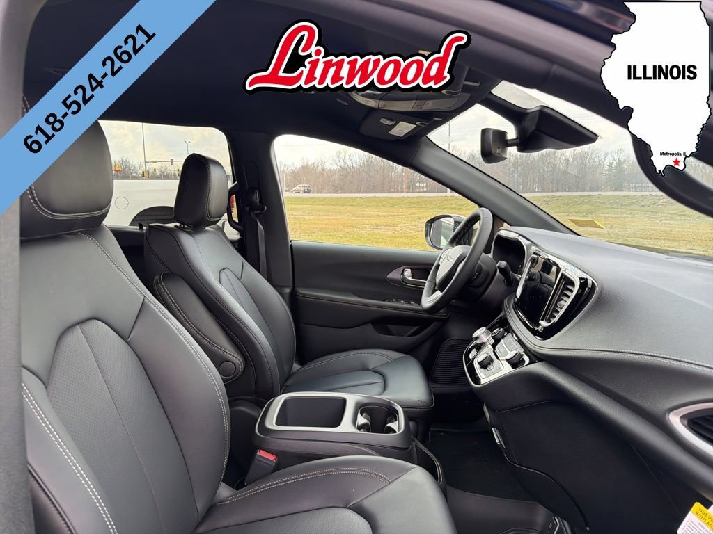New 2026 Chrysler Pacifica Select FWD image 9