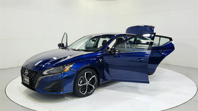 Certified 2023 Nissan Altima 2.5 SR w/ SR Premium Package image 30