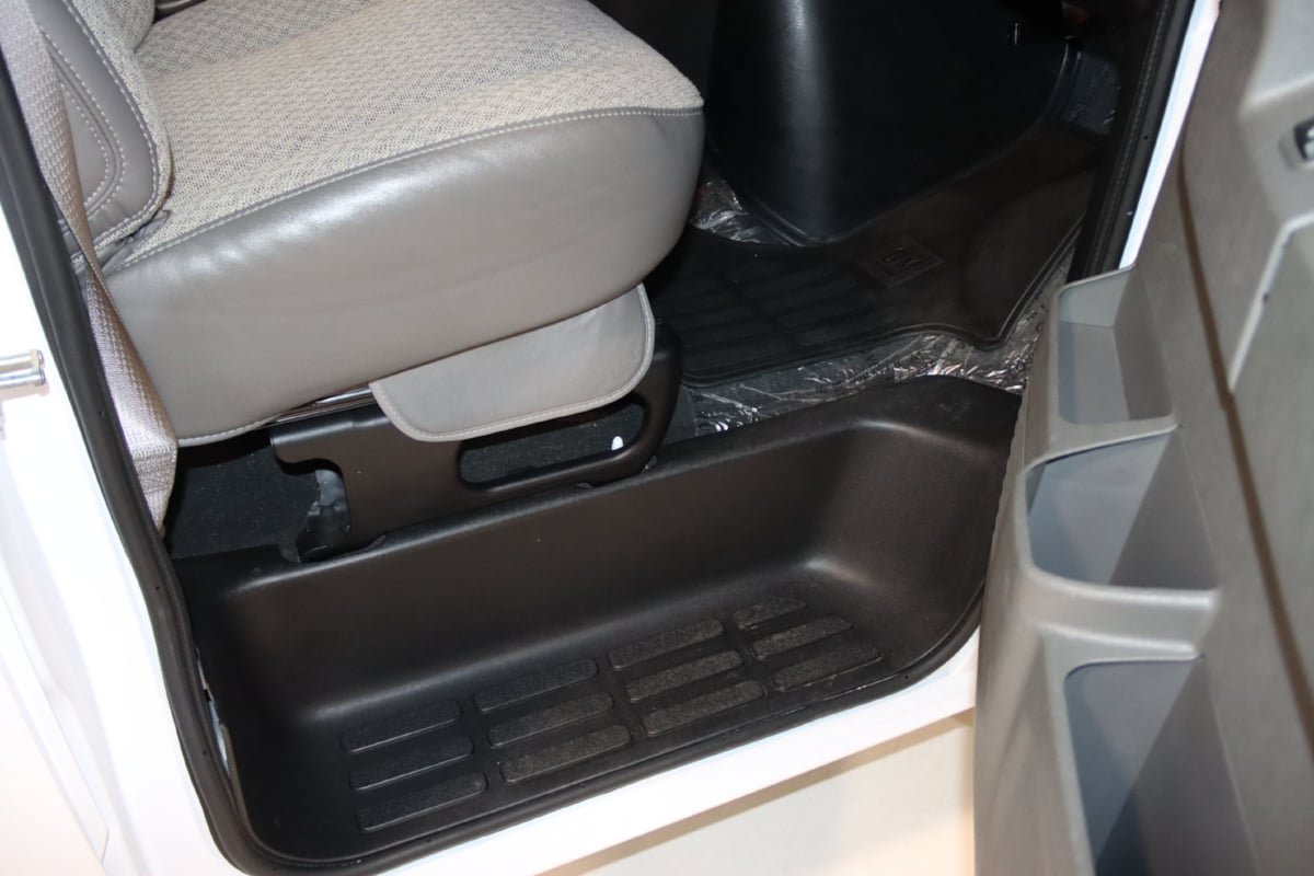 Used 2025 Chevrolet Express 3500 LT w/ LT Preferred Equipment Group RWD image 49