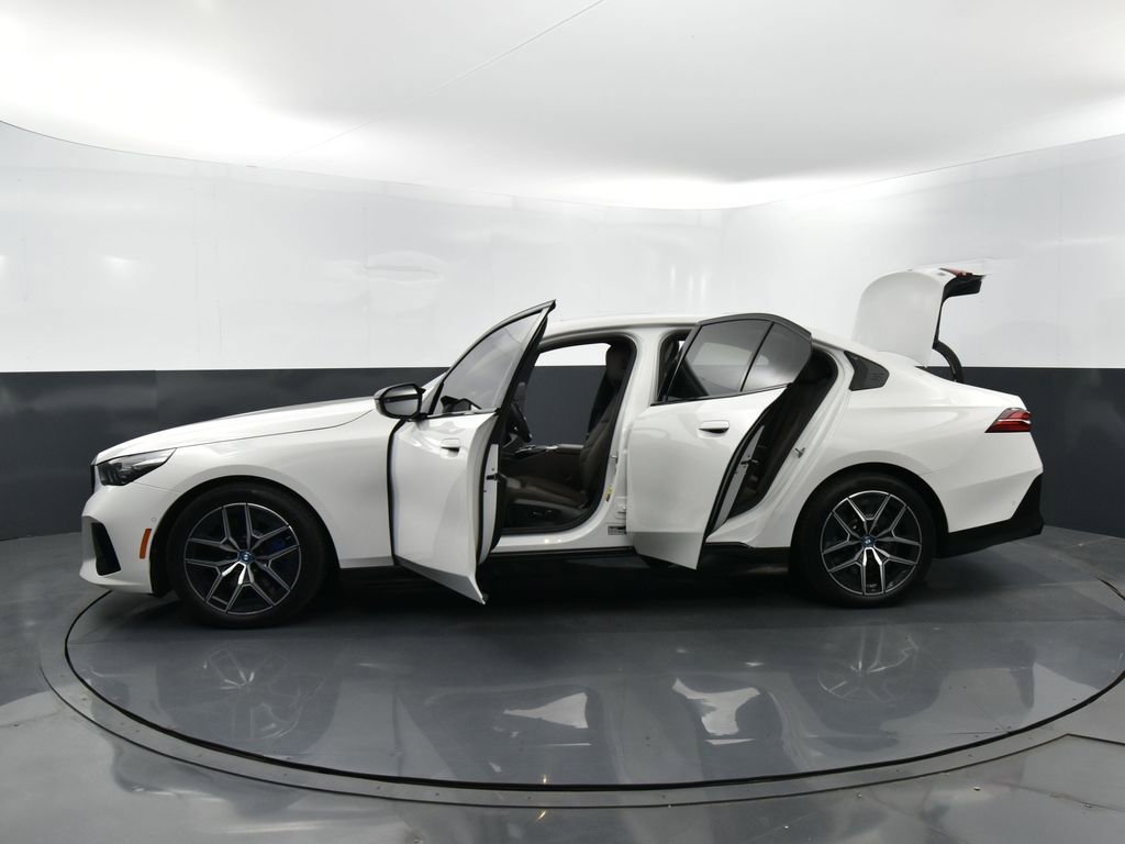 Used 2024 BMW i5 M60 image 48
