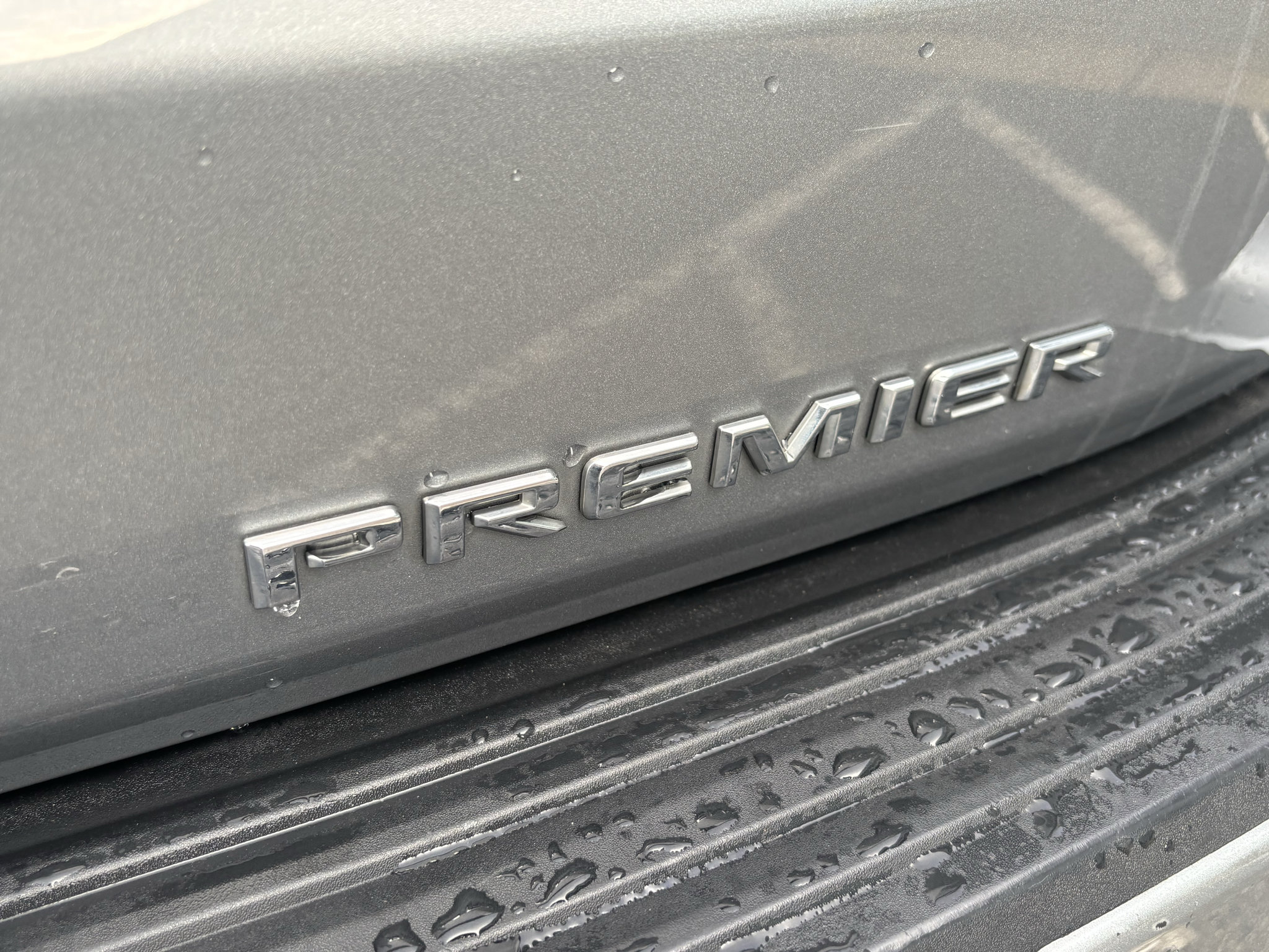Used 2023 Chevrolet Suburban Premier AWD/4WD image 8