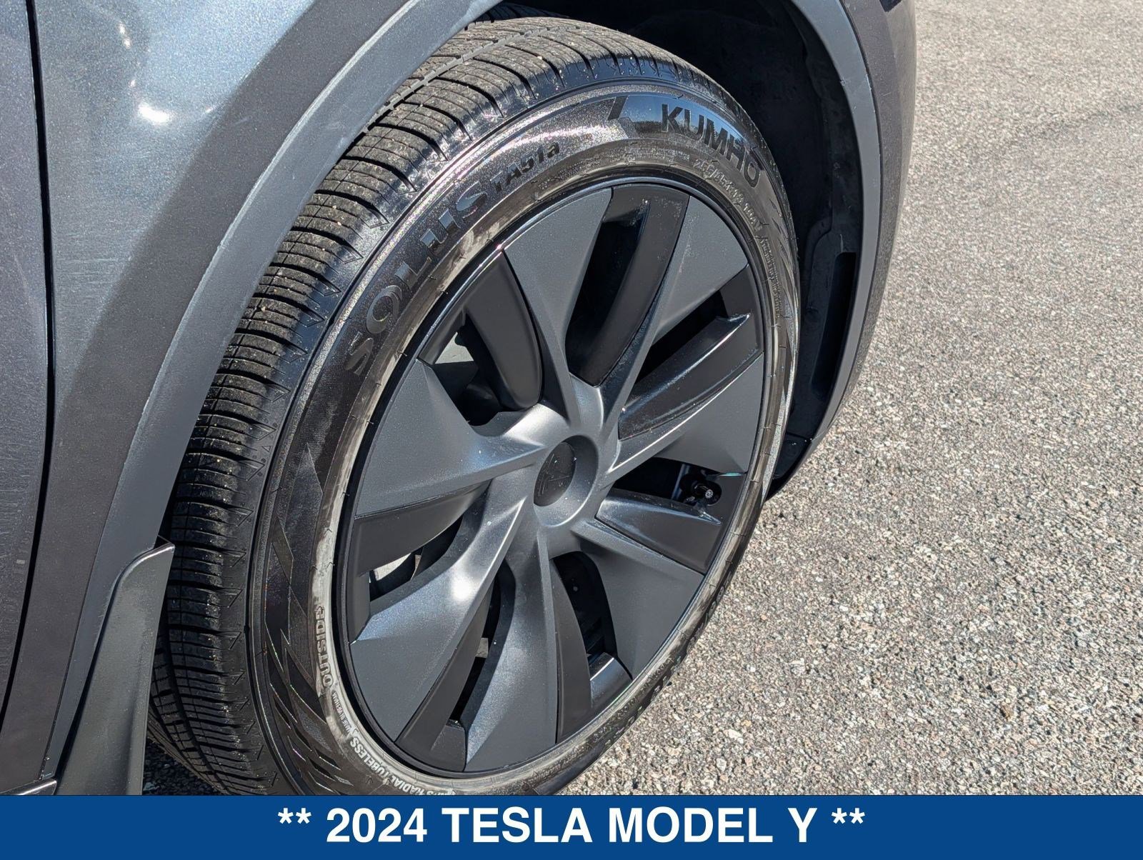 Used 2024 Tesla Model Y Long Range image 12