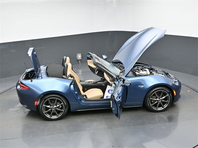 Used 2022 Volvo V60 T5 Cross Country w/ Advanced Package image 40