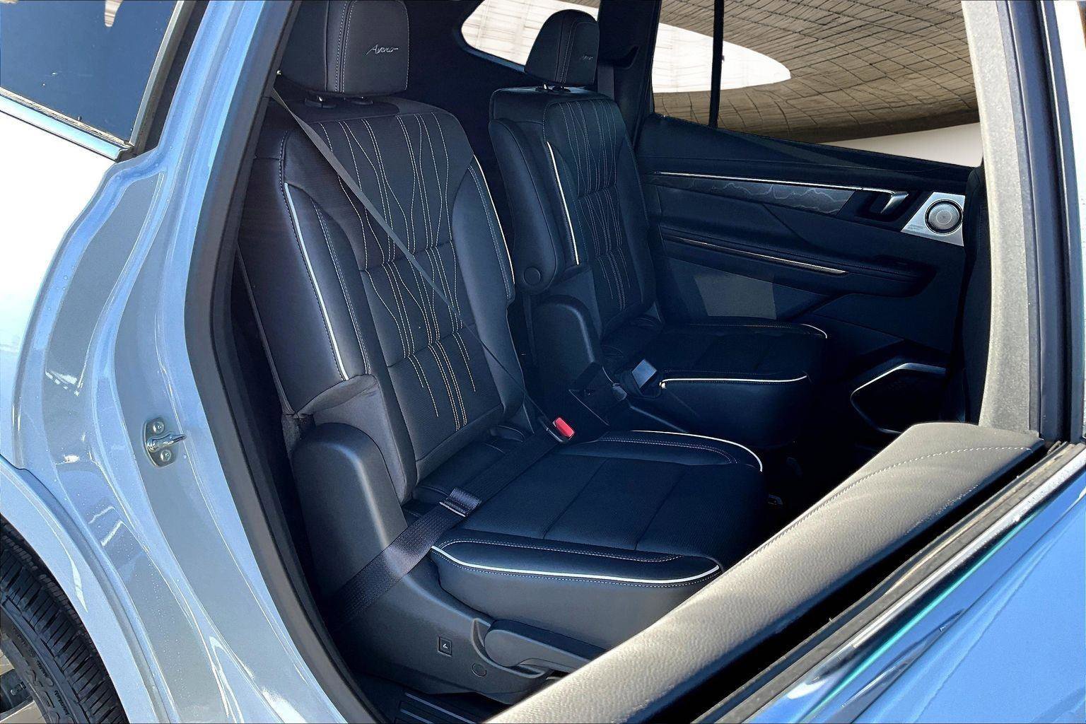 New 2026 Buick Enclave Avenir w/ Super Cruise Package image 9