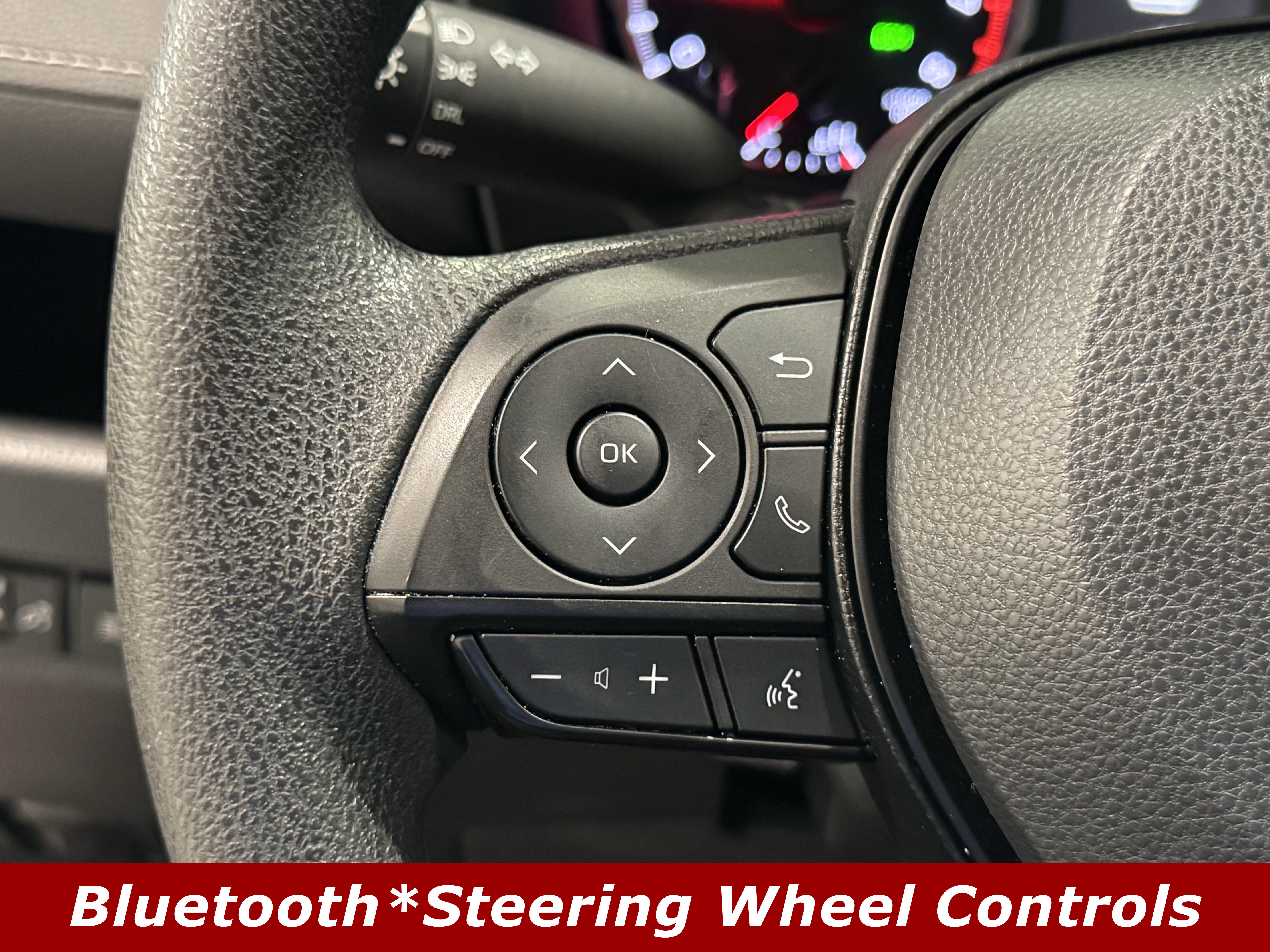 Used 2022 Toyota RAV4 LE image 7