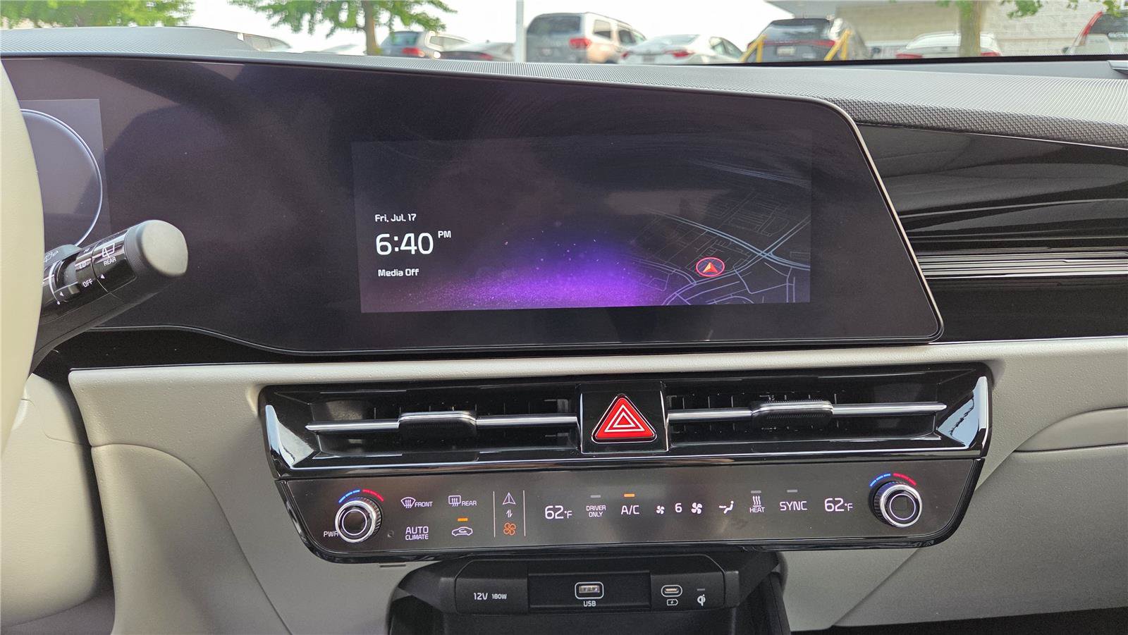 Certified 2024 Kia Niro Wave w/ Wave Preserve Package FWD image 22