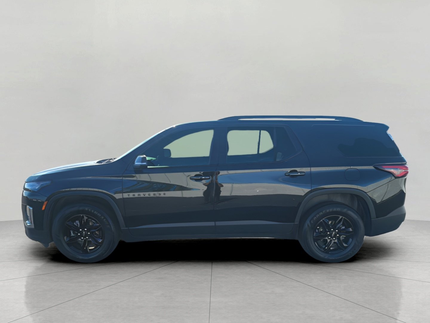 Used 2023 Chevrolet Traverse LT w/ Midnight/Sport Edition AWD/4WD image 4