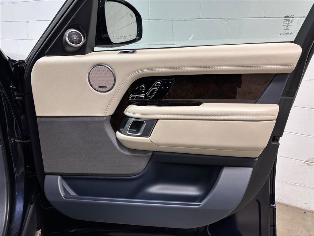 Used 2020 Land Rover Range Rover Long Wheelbase HSE image 34