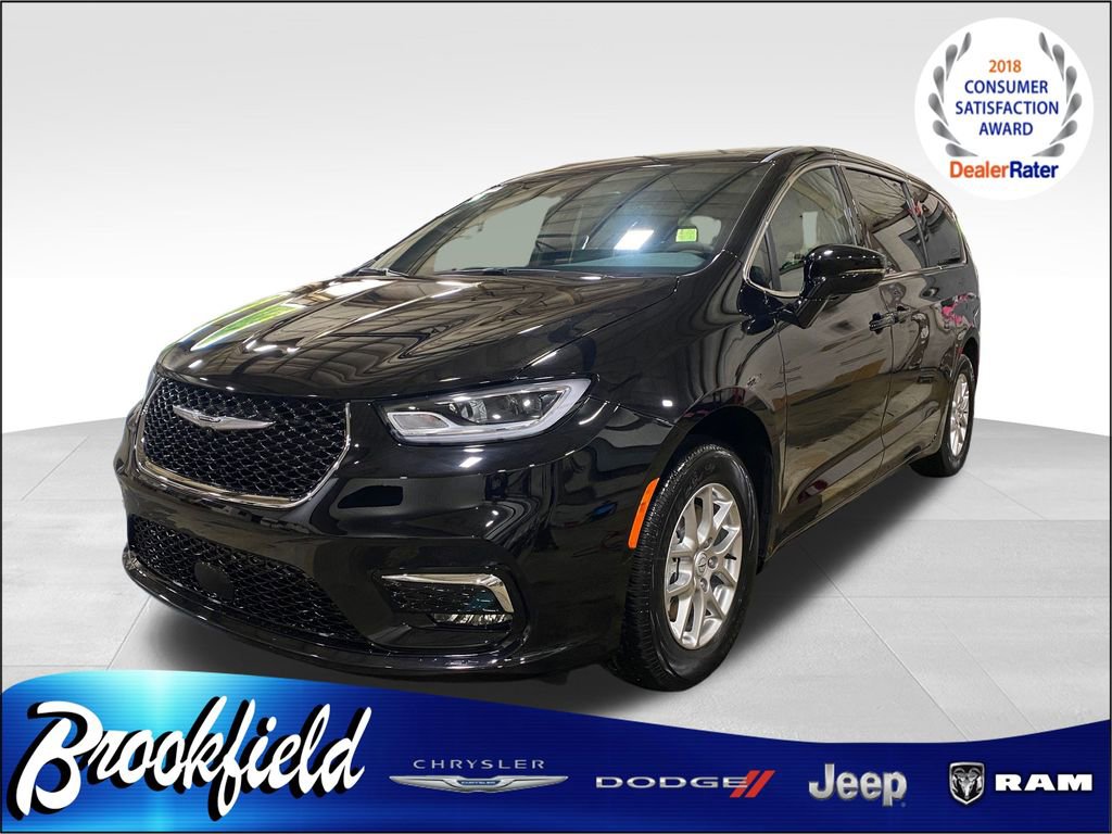 New 2026 Chrysler Pacifica Select image 3