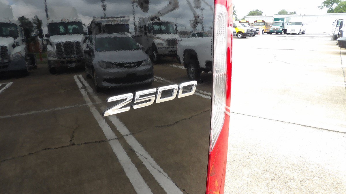Used 2025 Mercedes-Benz Sprinter 2500 image 40