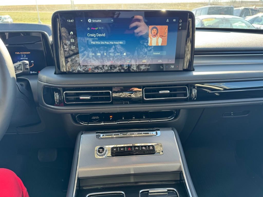 New 2026 Lincoln Aviator AWD image 3