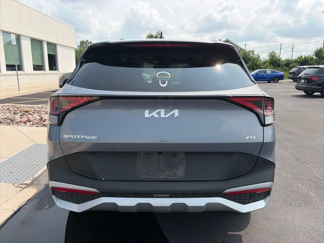 Used 2024 Kia Sportage EX AWD/4WD image 8