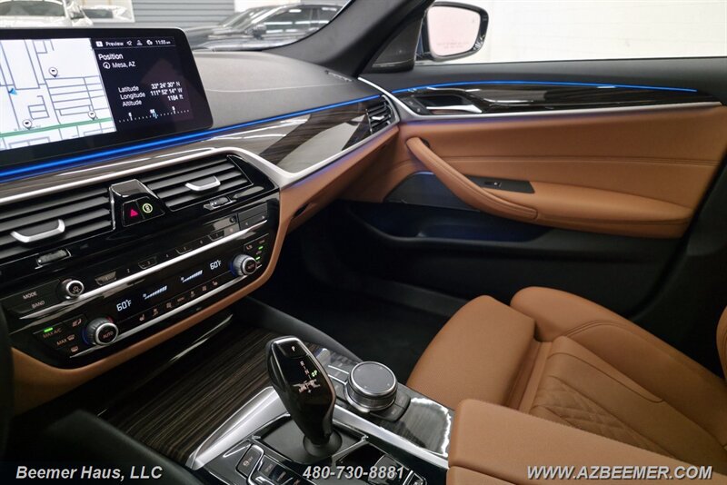 Used 2023 BMW 530e w/ Premium Package RWD image 31