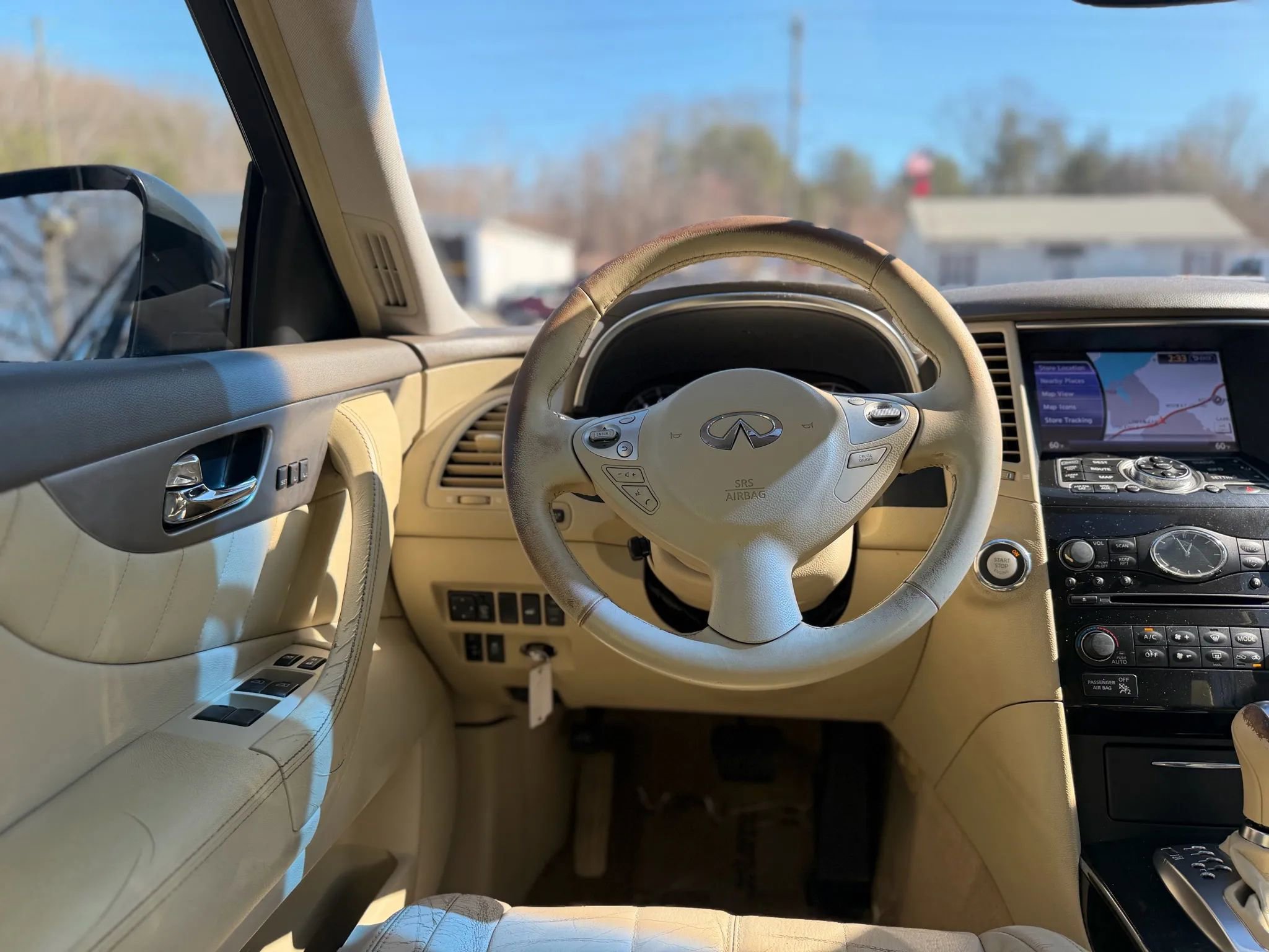 Used 2014 INFINITI QX70 3.7 Sport Utility 4D w/ Premium Package image 29