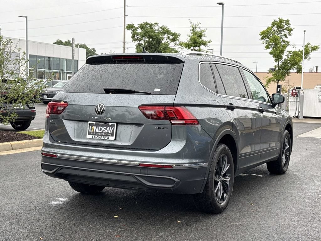 Used 2024 Volkswagen Tiguan SE w/ Panoramic Sunroof Package AWD/4WD image 3