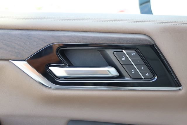 New 2026 GMC Yukon Denali w/ Denali Reserve Package image 17