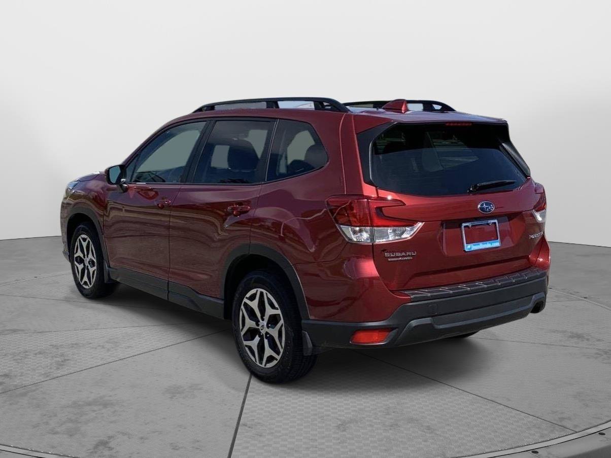 Used 2023 Subaru Forester Premium AWD/4WD image 5