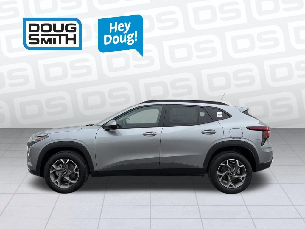 New 2026 Chevrolet Trax LT w/ Driver Confidence Package FWD image 3