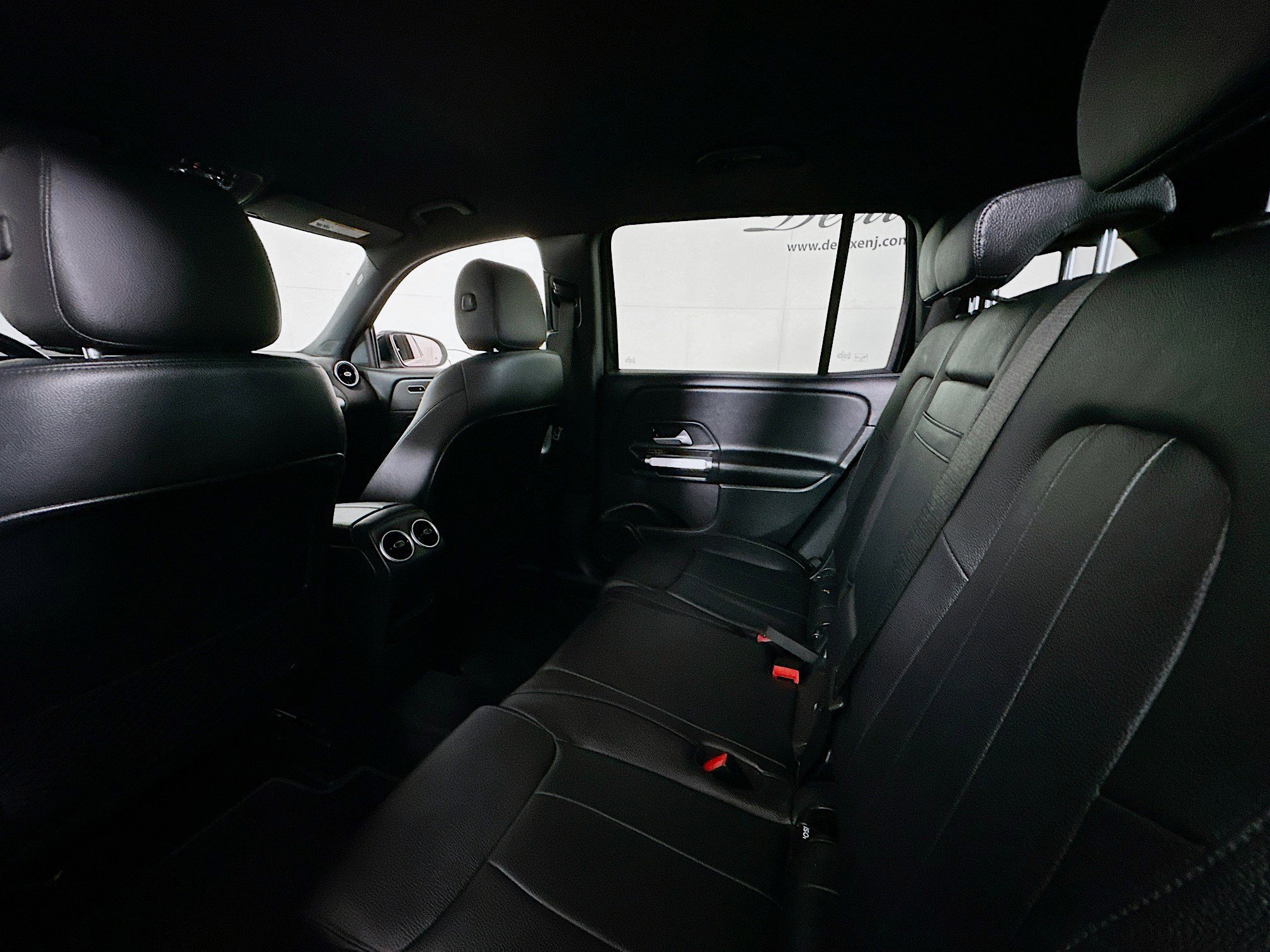 Used 2023 Mercedes-Benz GLB 250 4MATIC image 24