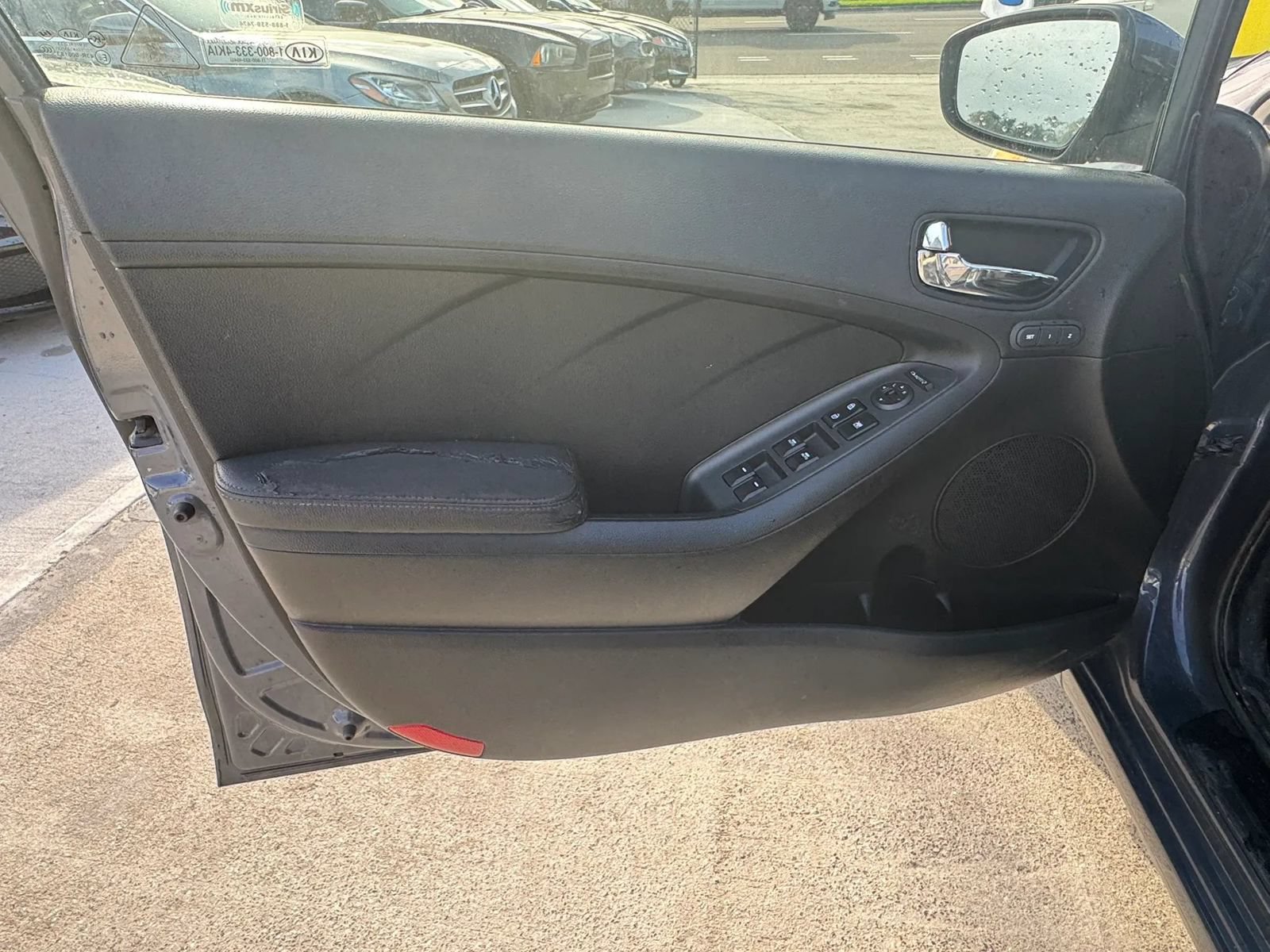 Used 2014 Kia Forte EX w/ Premium Package FWD image 8
