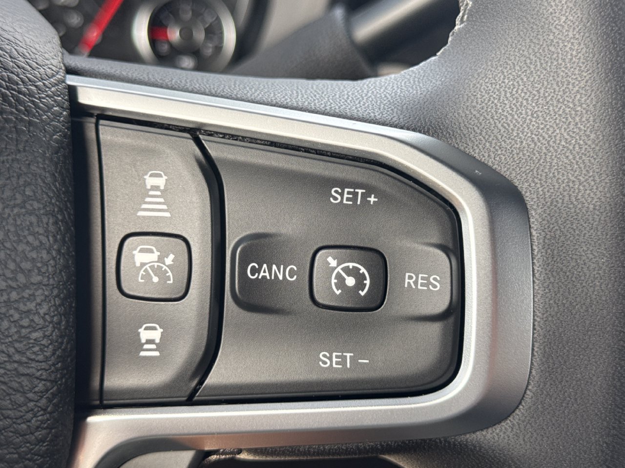 Used 2025 RAM 5500 4x4 Crew Cab image 28