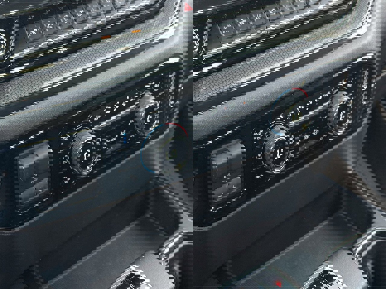 Used 2023 Chevrolet Silverado 1500 ZR2 w/ Technology Package image 29