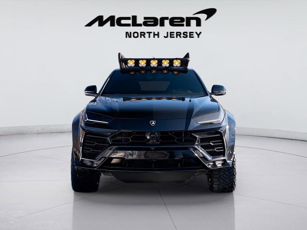 Used 2022 Lamborghini Urus AWD/4WD image 2