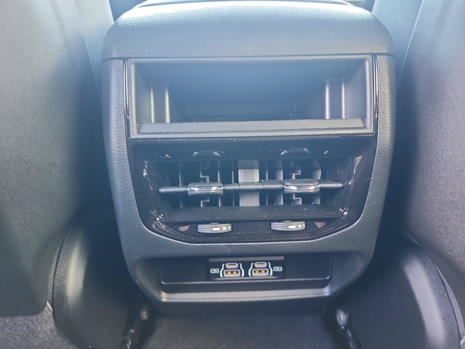 Used 2026 Jeep Grand Cherokee Laredo RWD image 10