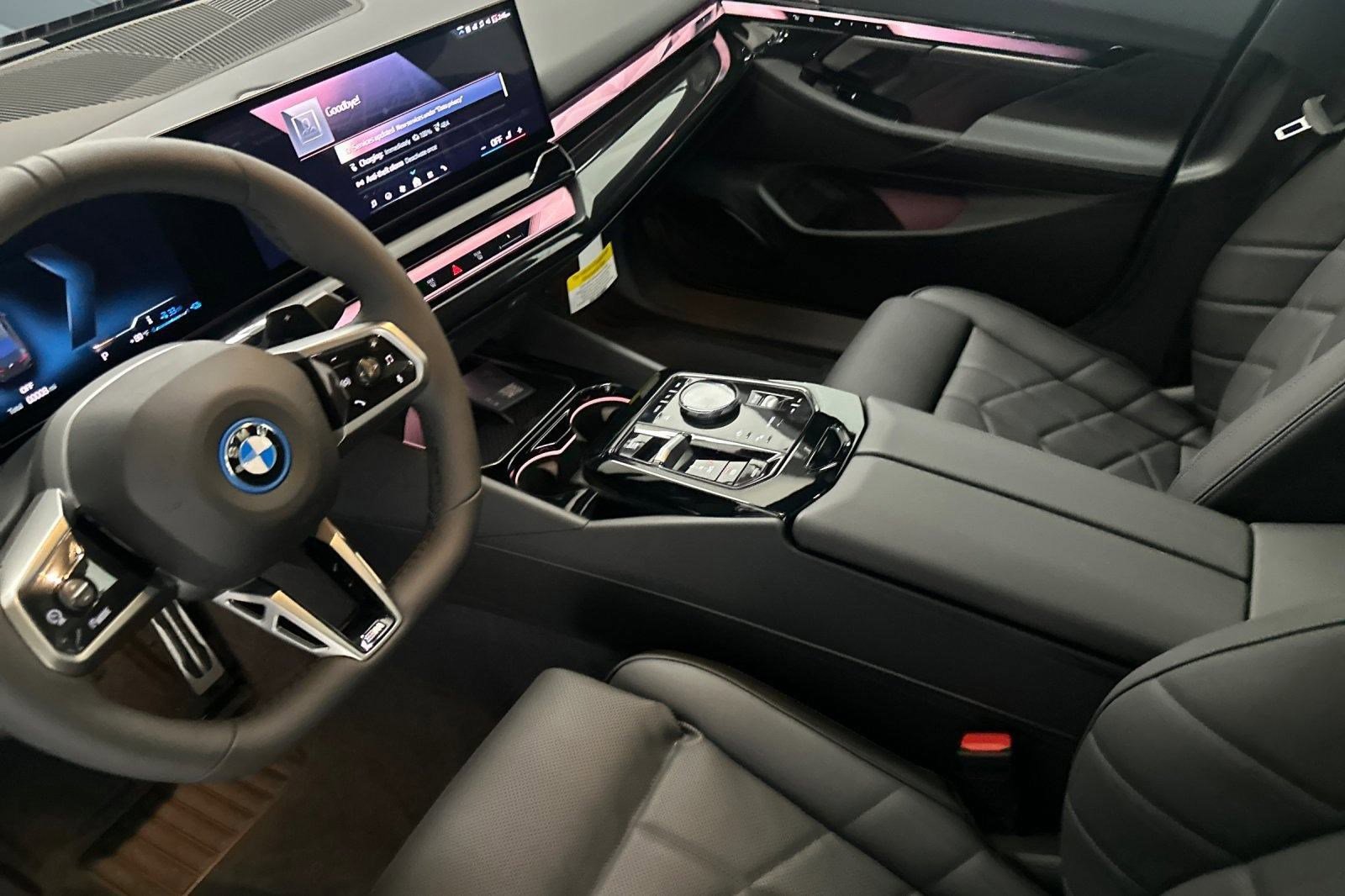 New 2026 BMW 550e xDrive w/ Premium Package image 4