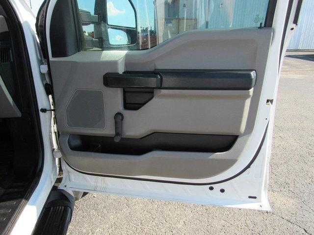 Used 2017 Ford F550 2WD Crew Cab Super Duty image 12