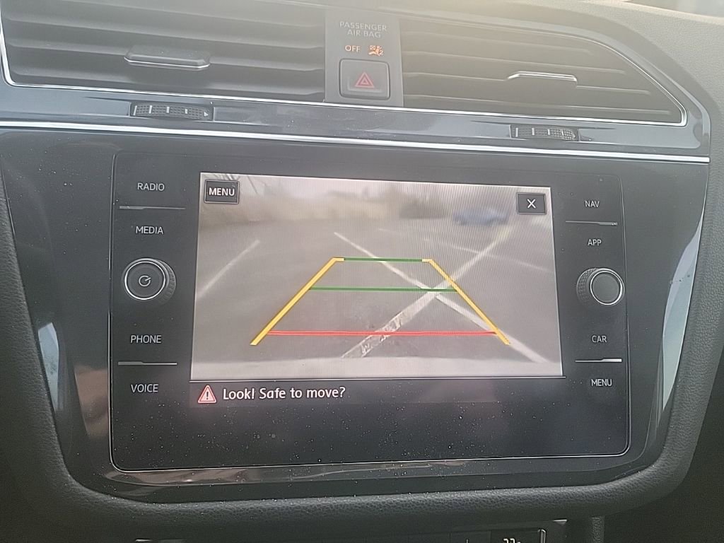 Used 2020 Volkswagen Tiguan SEL image 11