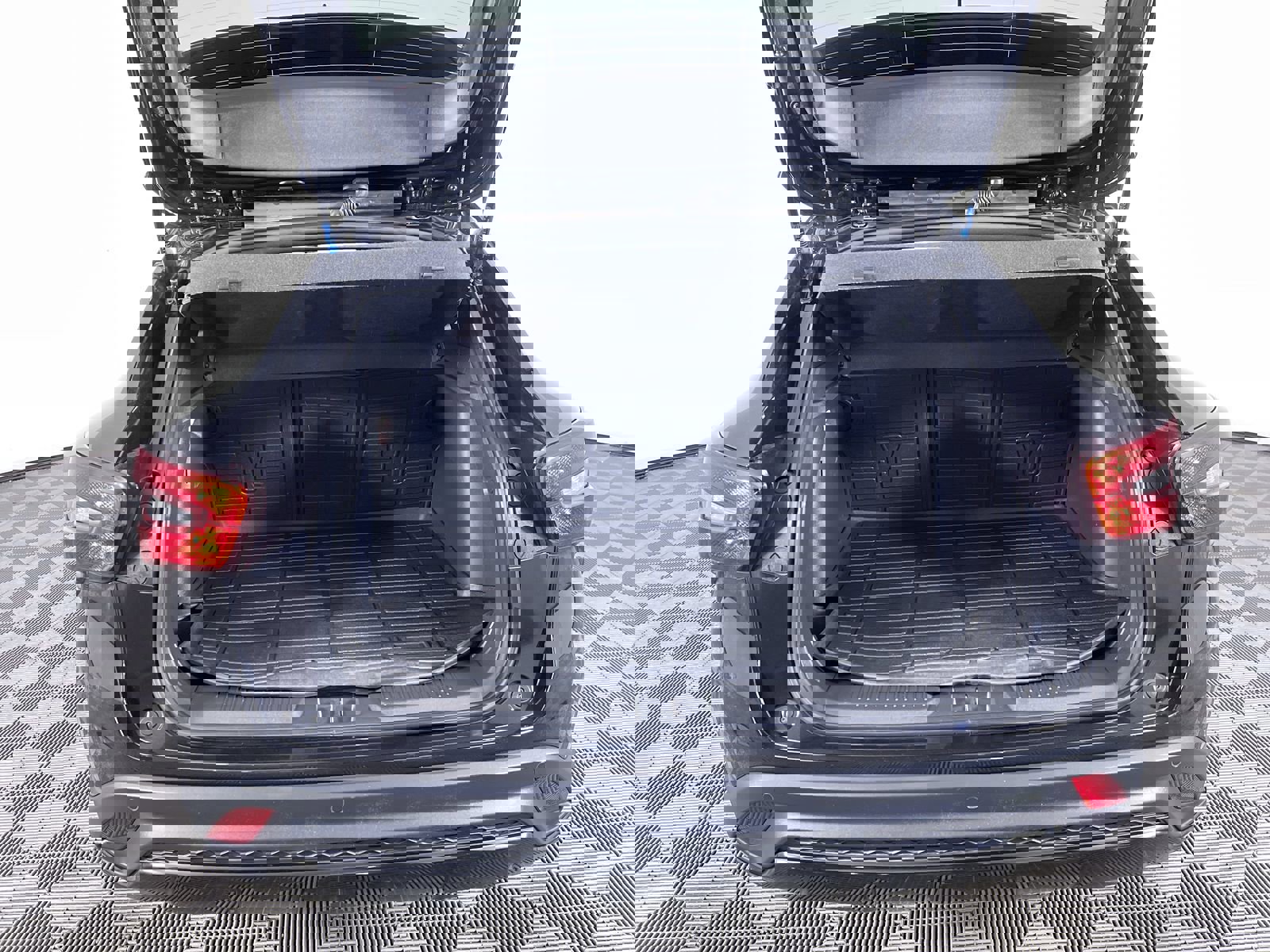 Used 2025 Chevrolet Trax RS w/ Driver Confidence Package image 24