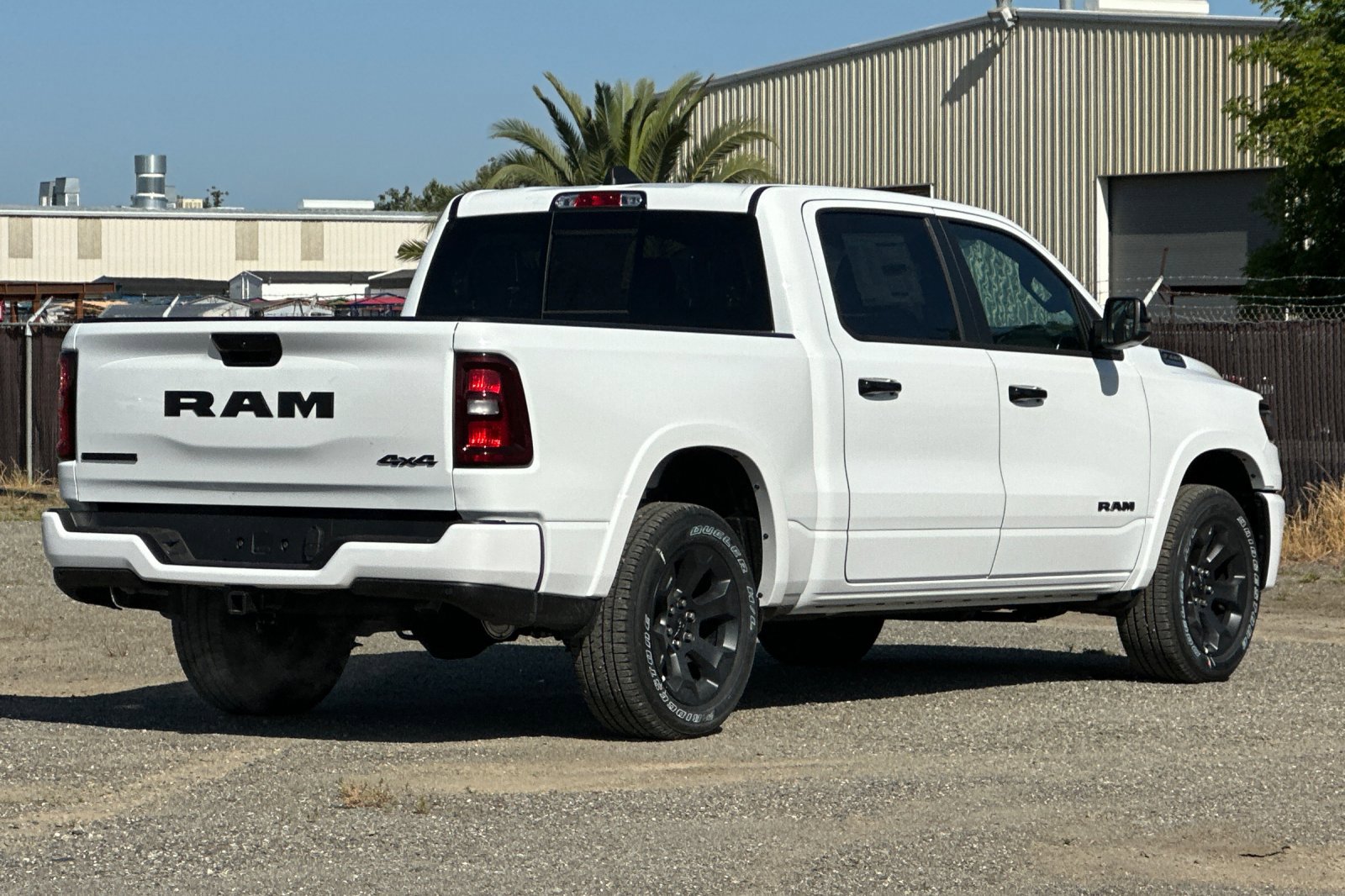 New 2026 RAM 1500 4x4 Crew Cab image 3
