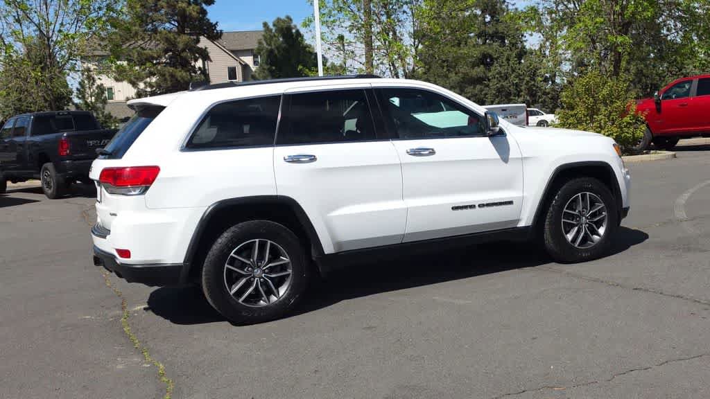 Used 2017 Jeep Grand Cherokee Limited w/ Trailer Tow Group IV AWD/4WD image 9